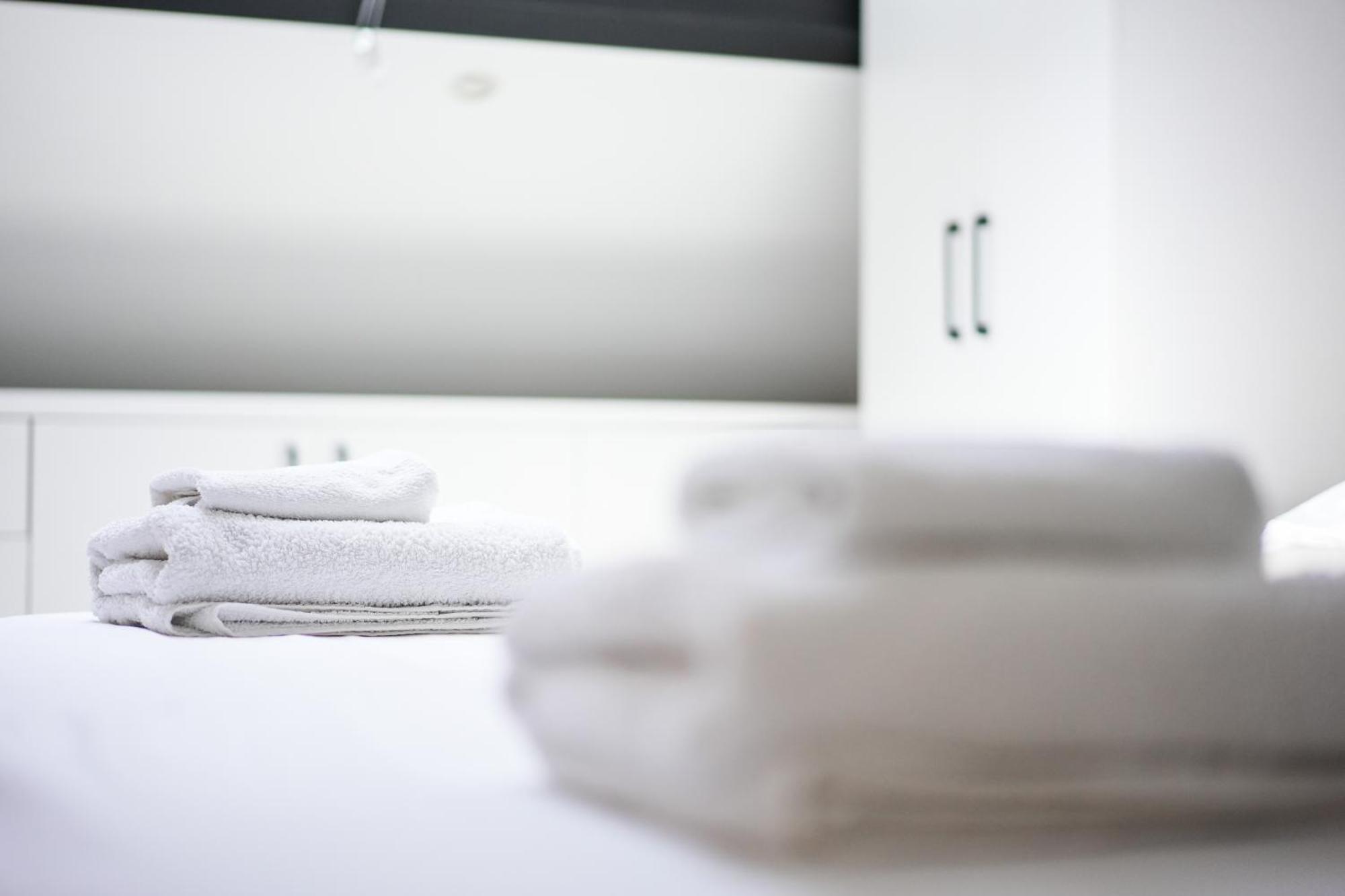 City Center Hideout - Studio Apartment ティラナ エクステリア 写真