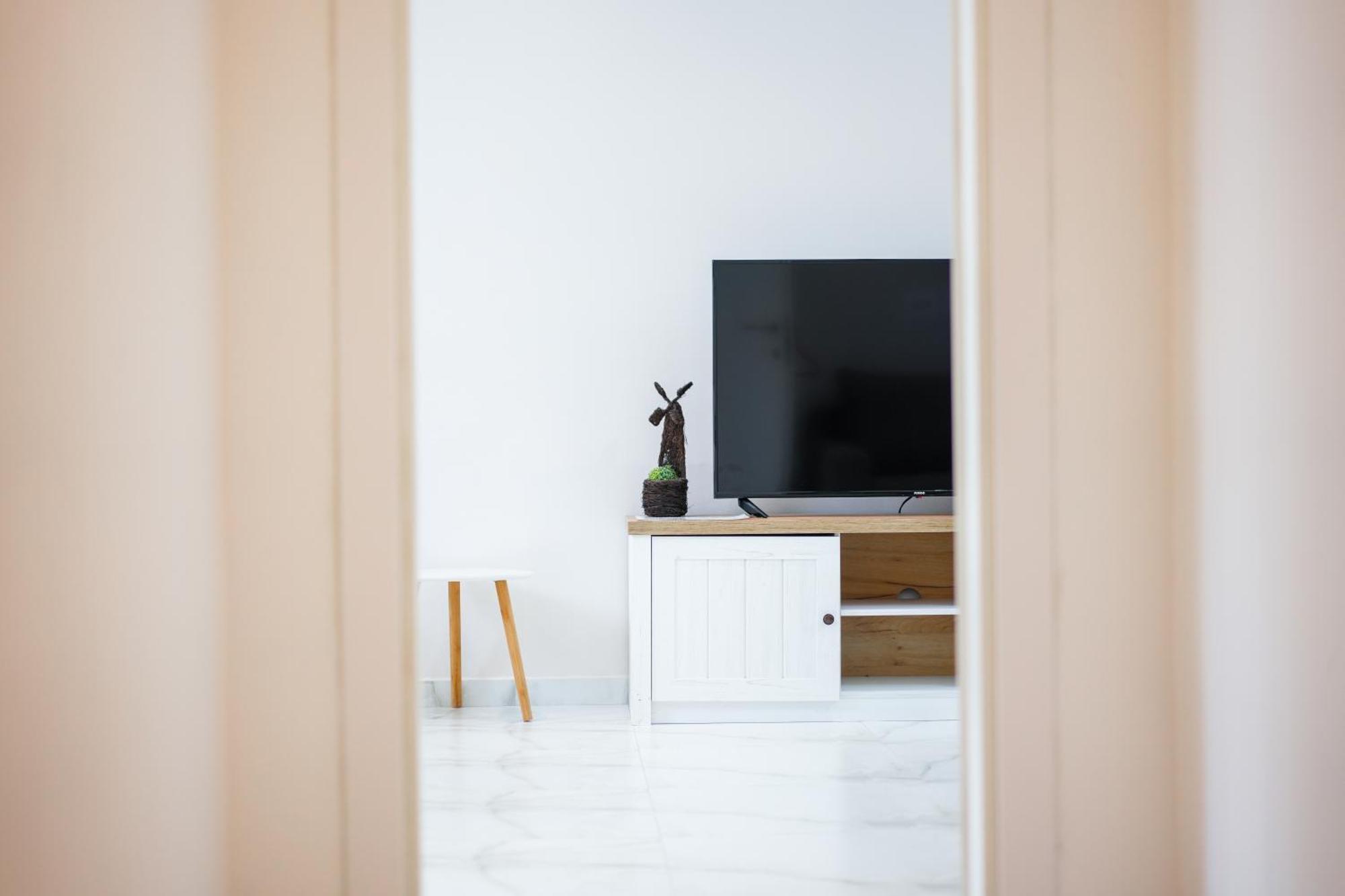 City Center Hideout - Studio Apartment ティラナ エクステリア 写真